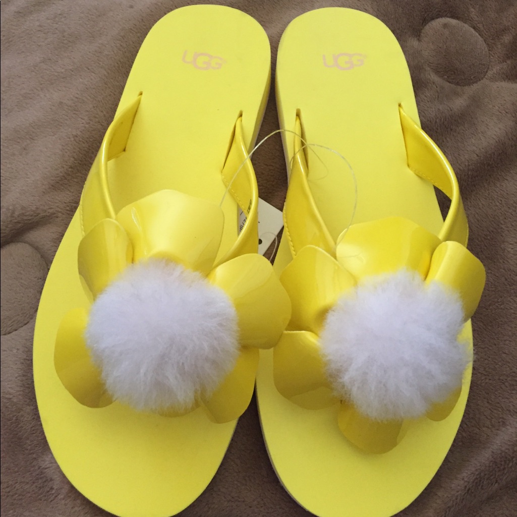 Ugg K Poppy Pom Pom Flip Flop Yellow Brand New